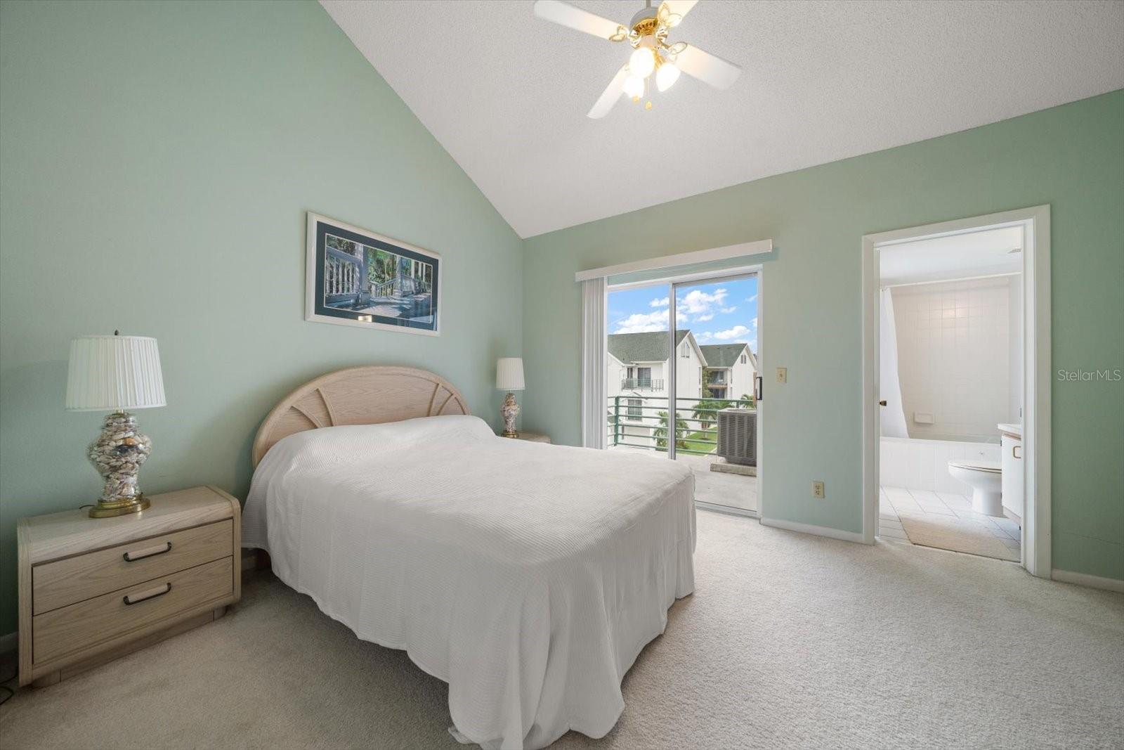 Image 22 of 58 For 320 Island Way 105