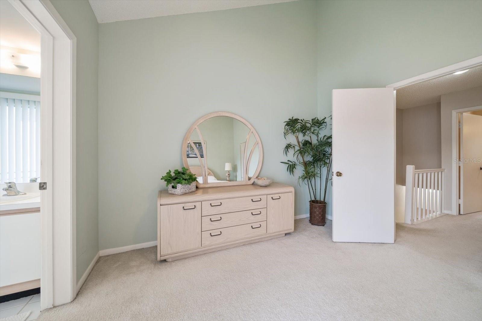 Image 27 of 58 For 320 Island Way 105