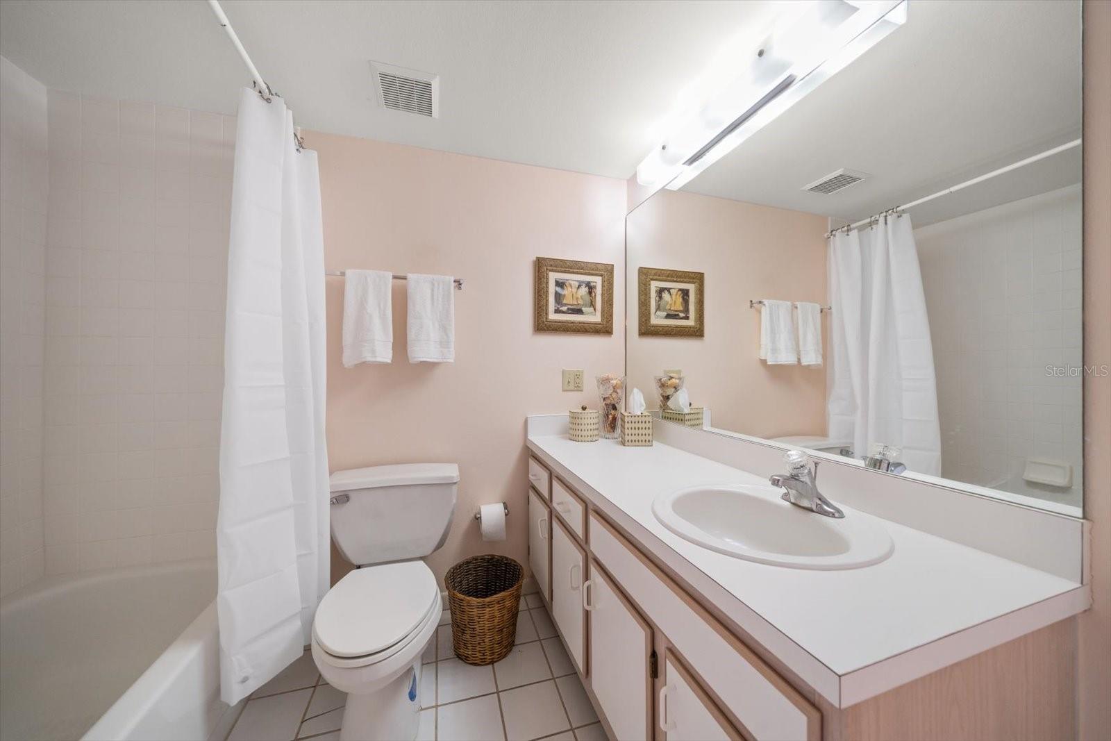 Image 30 of 58 For 320 Island Way 105