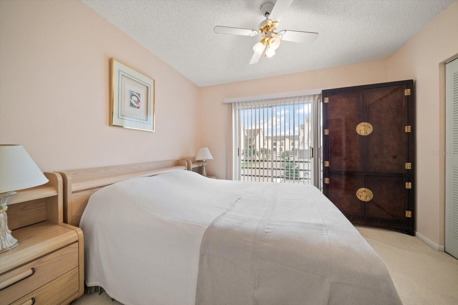 Image 31 of 58 For 320 Island Way 105