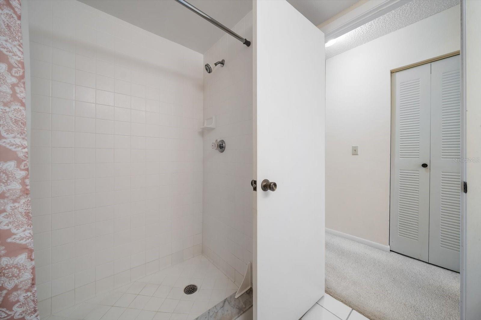 Image 36 of 58 For 320 Island Way 105