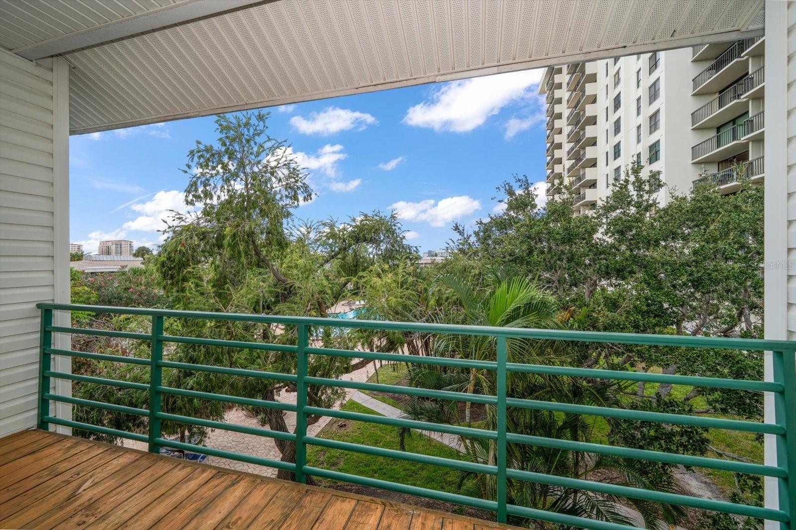 Image 38 of 58 For 320 Island Way 105