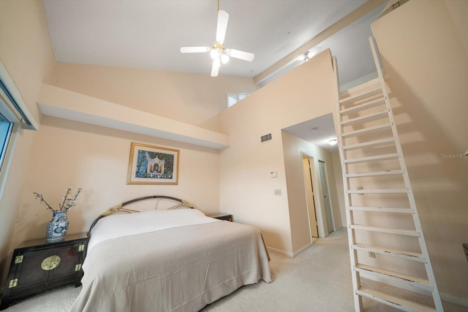 Image 40 of 58 For 320 Island Way 105