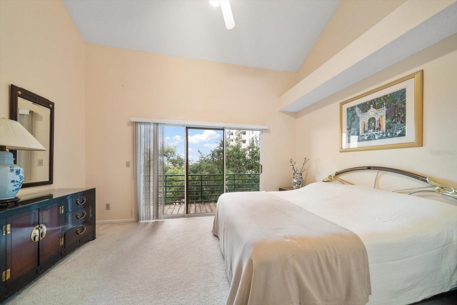 Image 41 of 58 For 320 Island Way 105