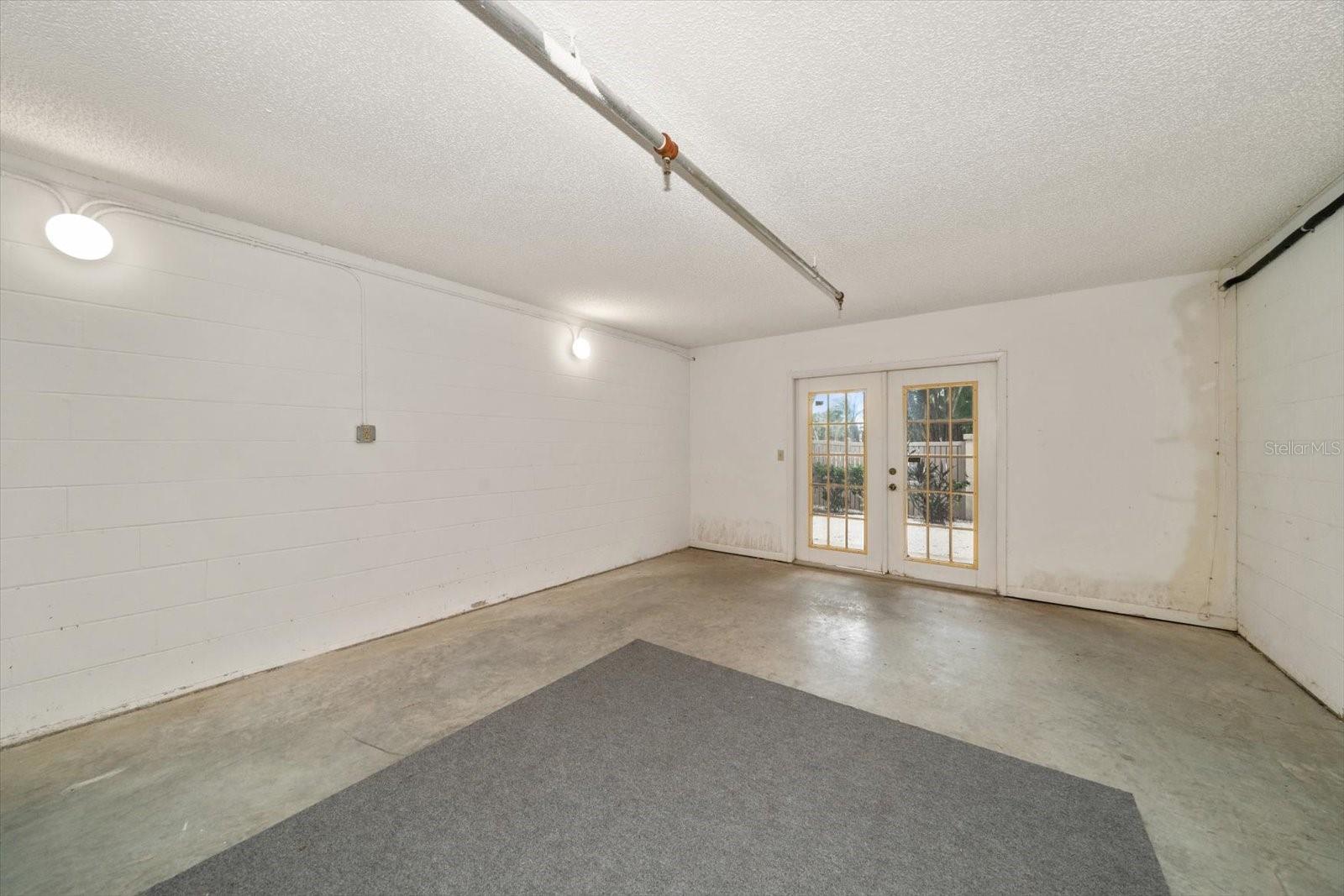 Image 43 of 58 For 320 Island Way 105