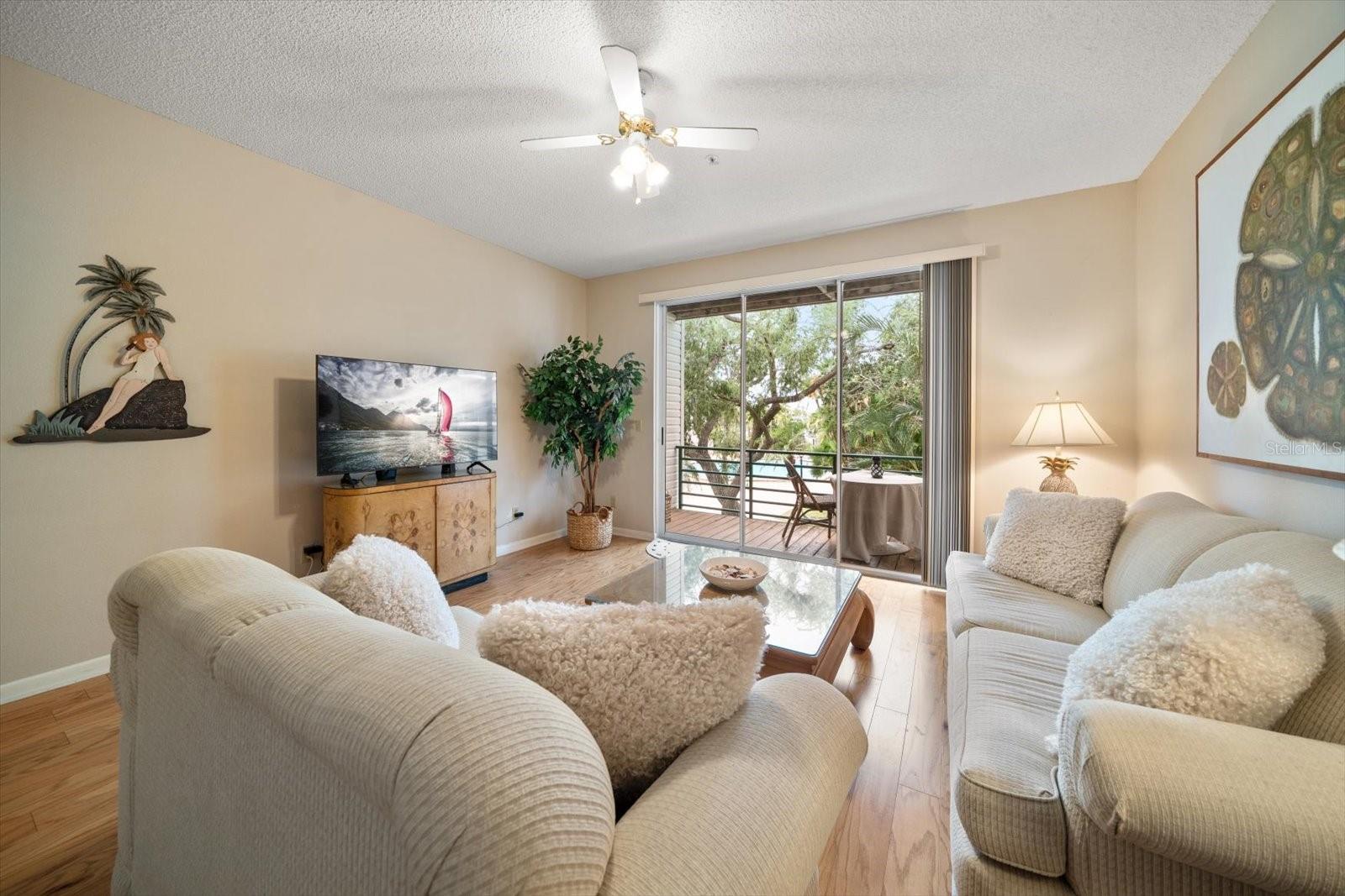 Image 8 of 58 For 320 Island Way 105