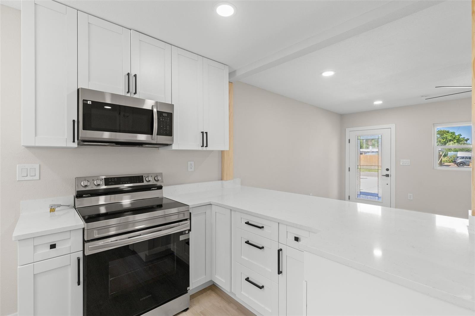 Image 10 of 35 For 6326 7th Avenue S