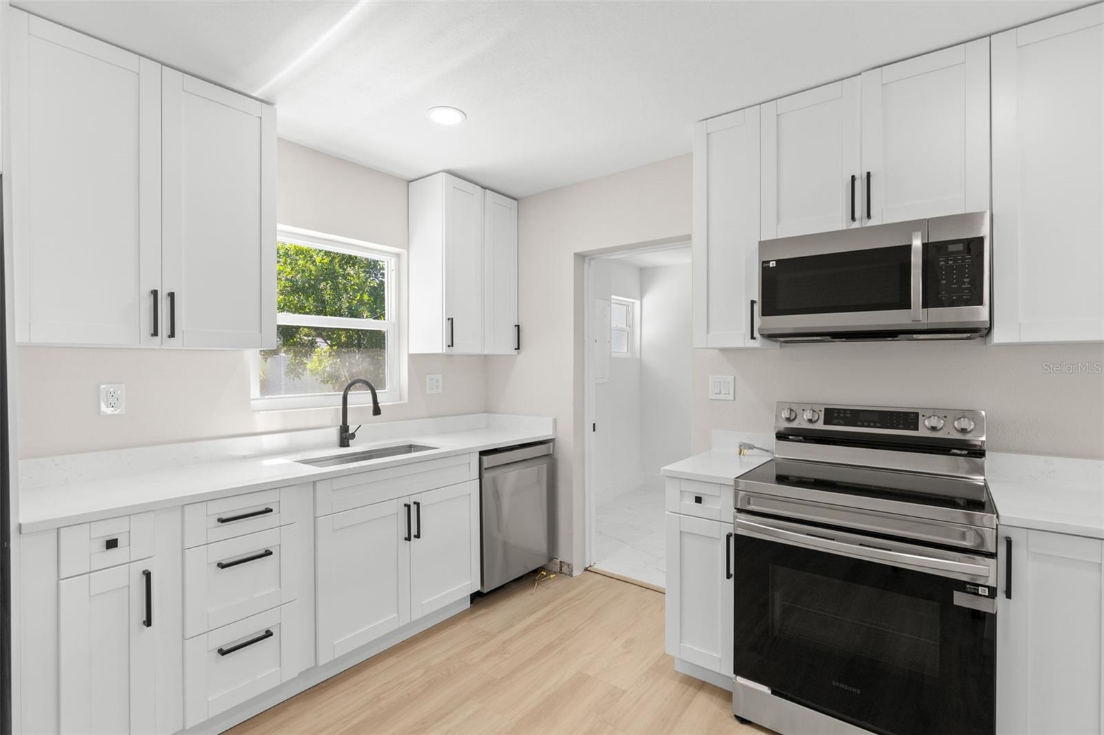 Image 9 of 35 For 6326 7th Avenue S