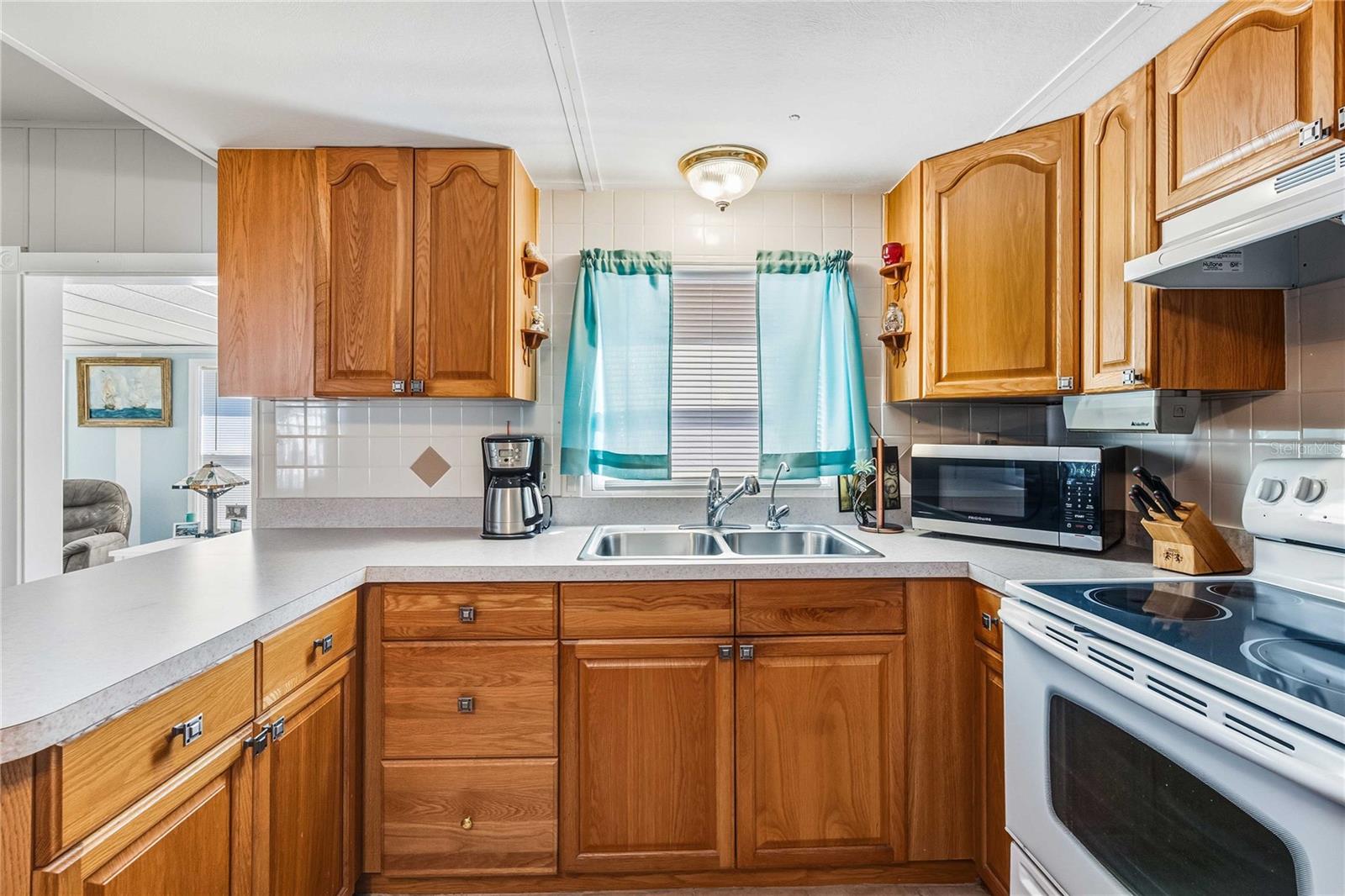 Image 6 of 24 For 37452 Attica Avenue