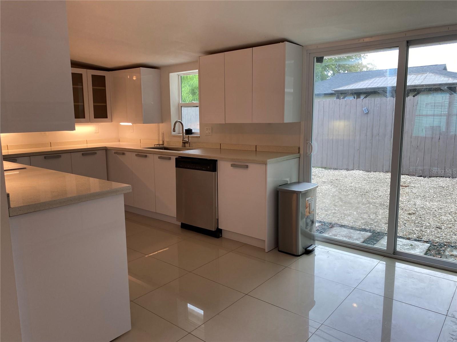 Image 9 of 34 For 3959 Eton Place