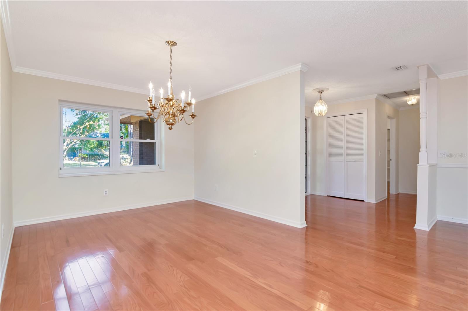 Image 4 of 36 For 4618 Westford Circle