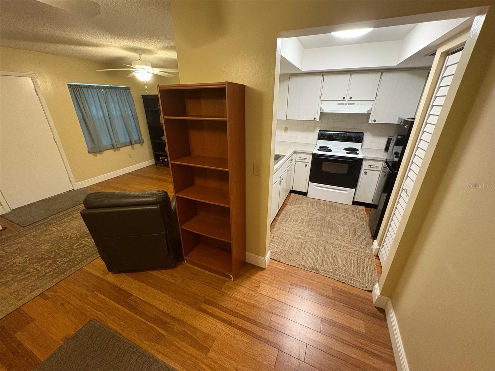 Image 20 of 29 For 1250 Pinellas Avenue 411