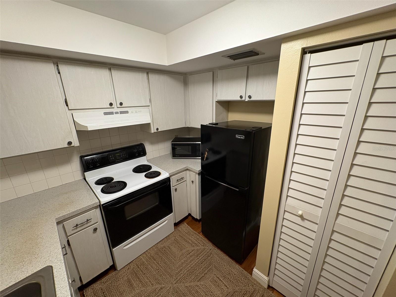 Image 21 of 29 For 1250 Pinellas Avenue 411