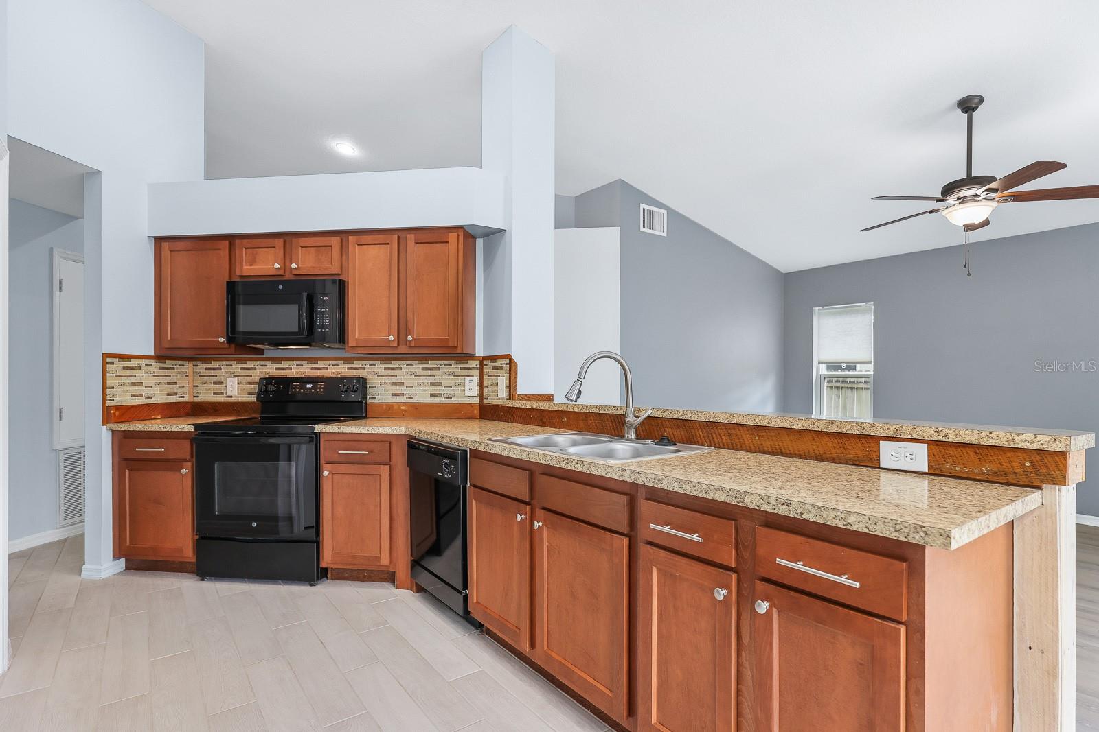 Image 11 of 26 For 10223 Allenwood Drive