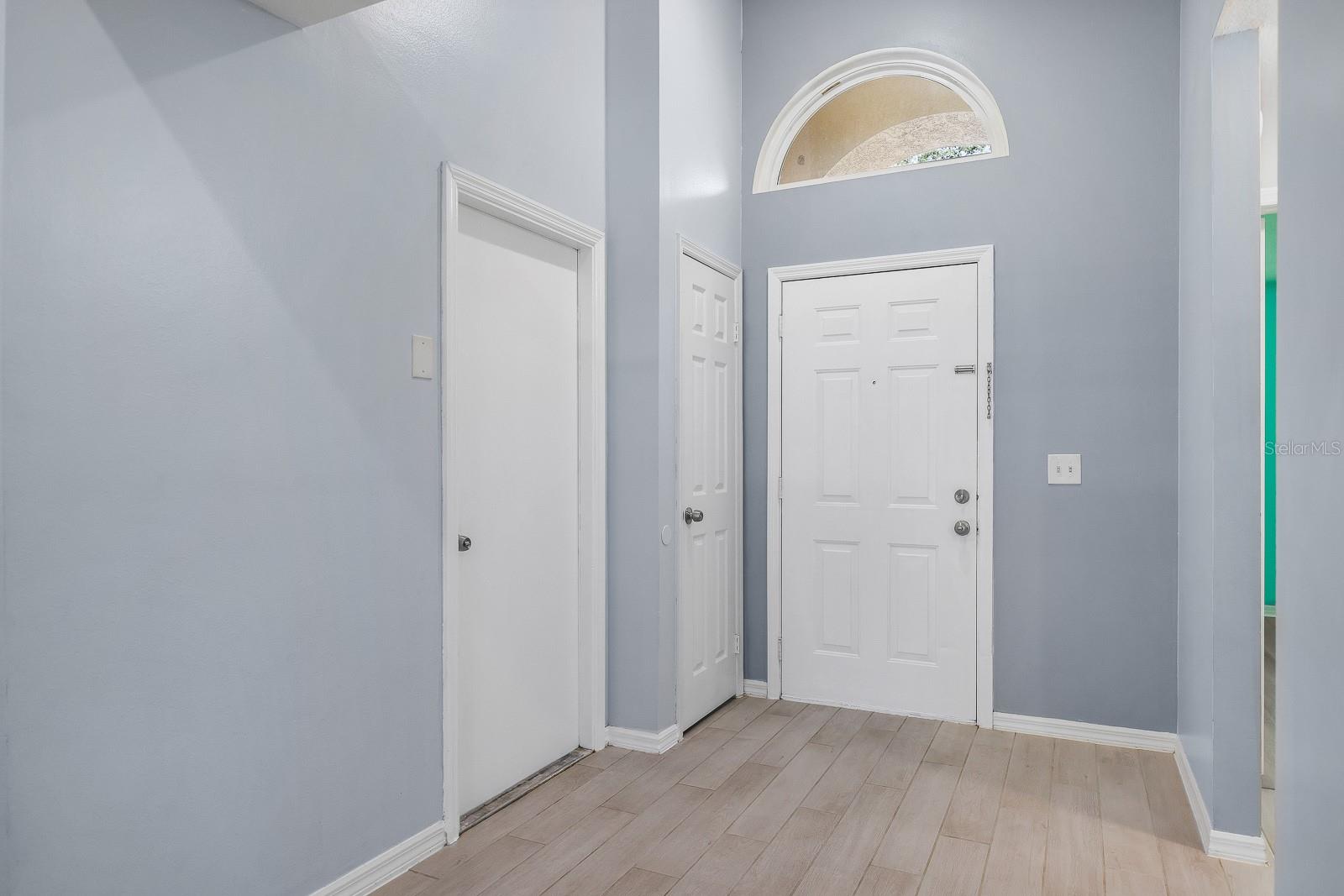 Image 4 of 26 For 10223 Allenwood Drive