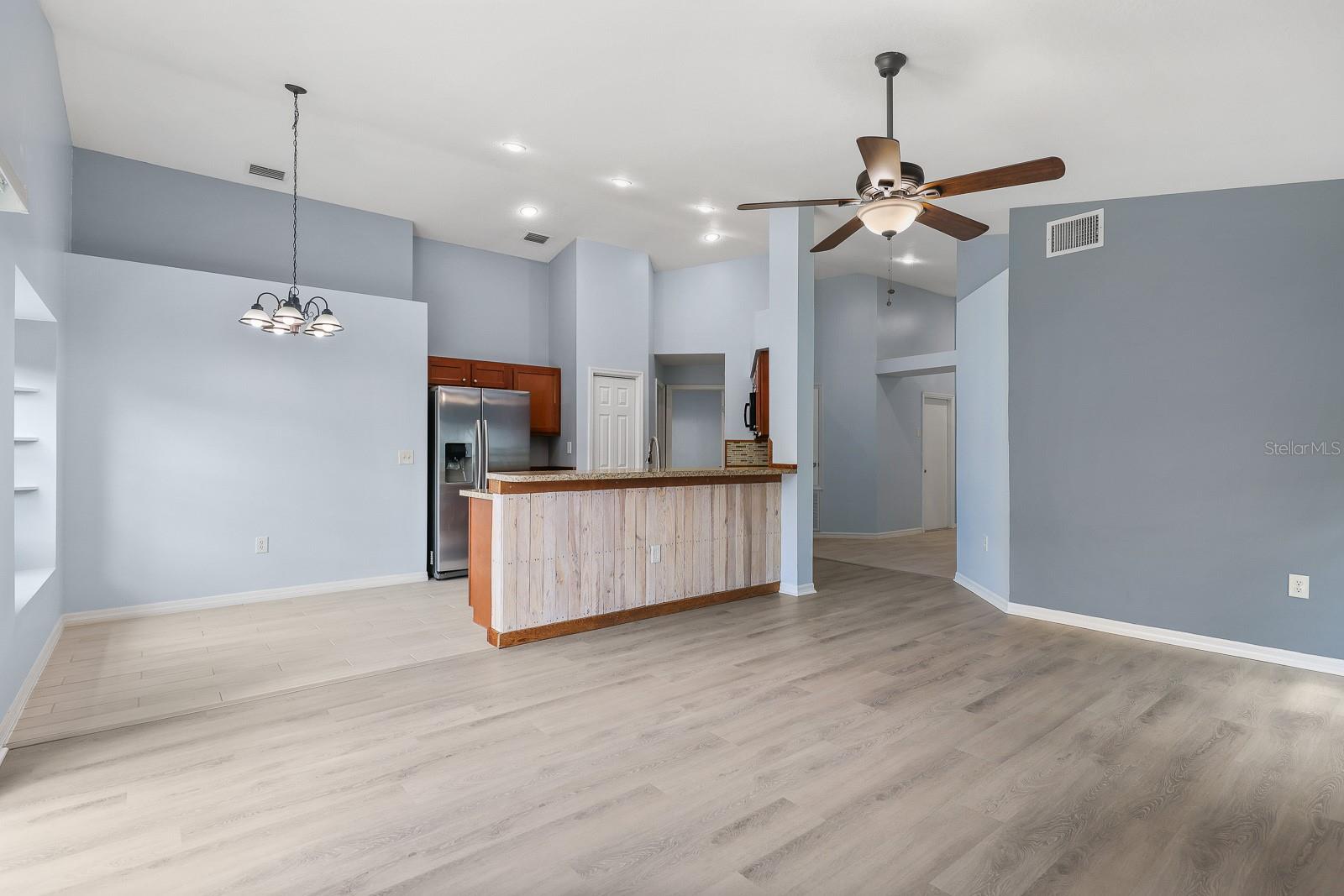 Image 8 of 26 For 10223 Allenwood Drive