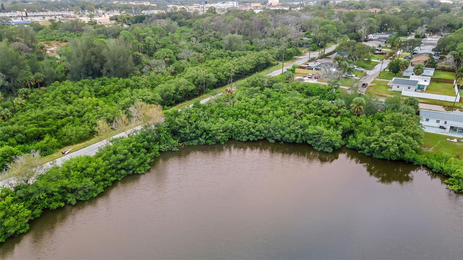 Image 8 of 21 For 4935 Largo Terrace