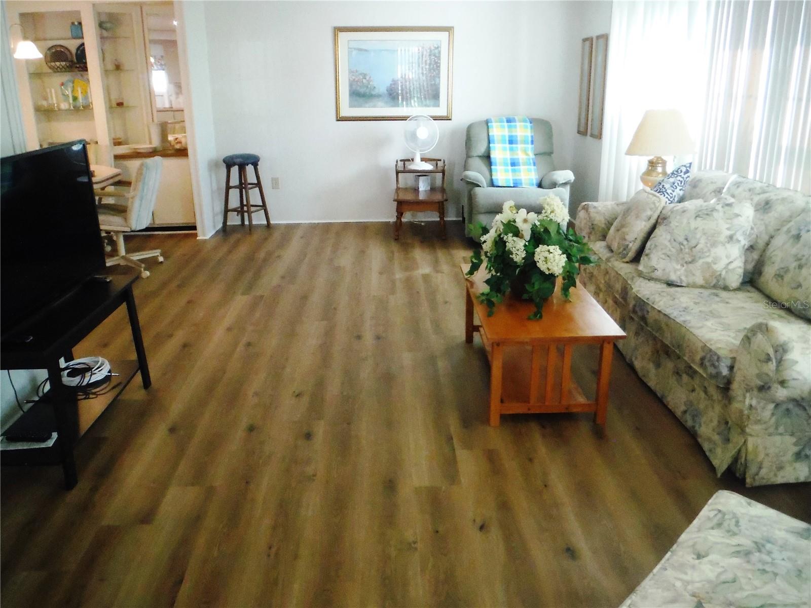 Image 2 of 36 For 141 Forest Lane 13