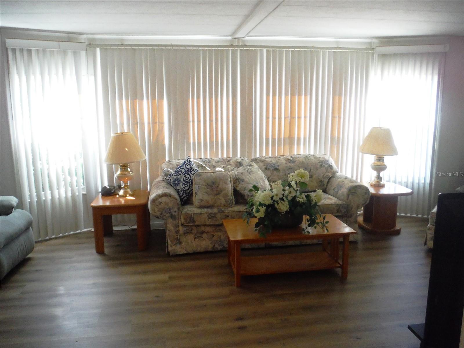 Image 3 of 36 For 141 Forest Lane 13