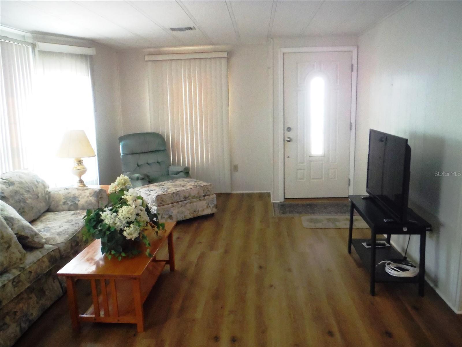 Image 4 of 36 For 141 Forest Lane 13