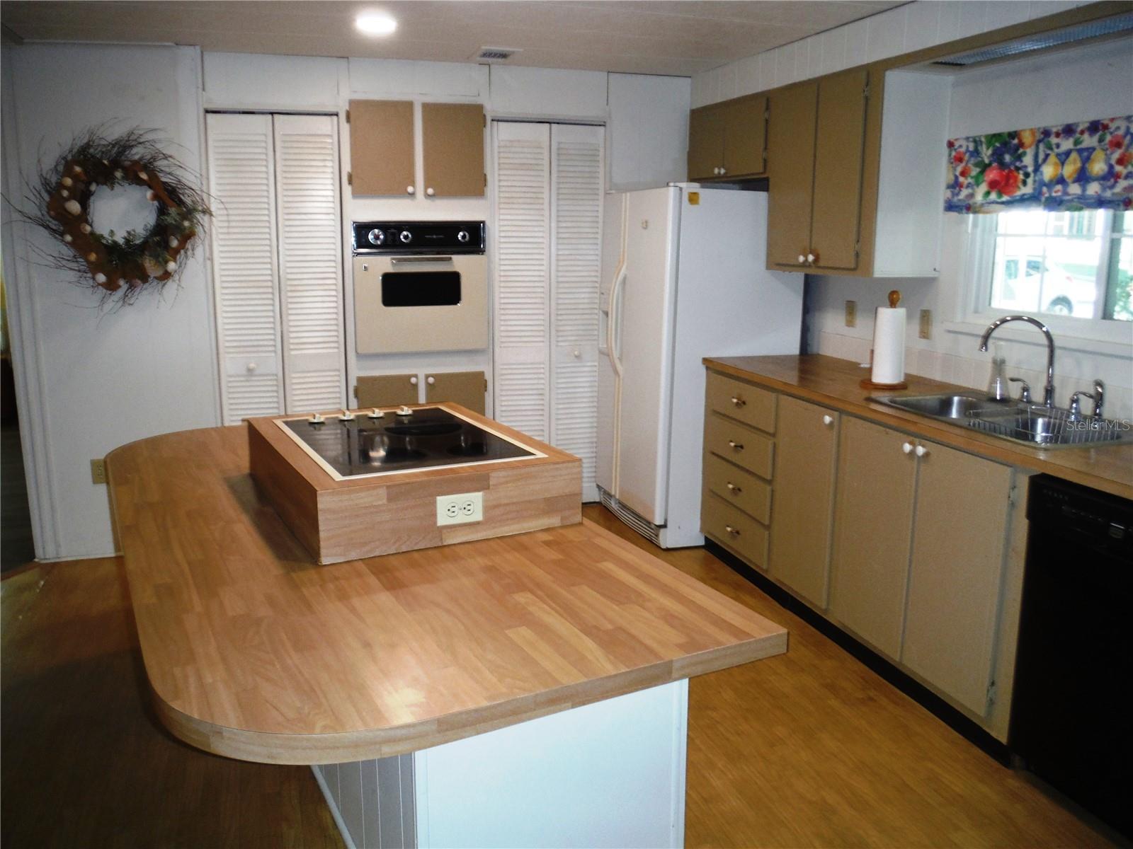 Image 8 of 36 For 141 Forest Lane 13