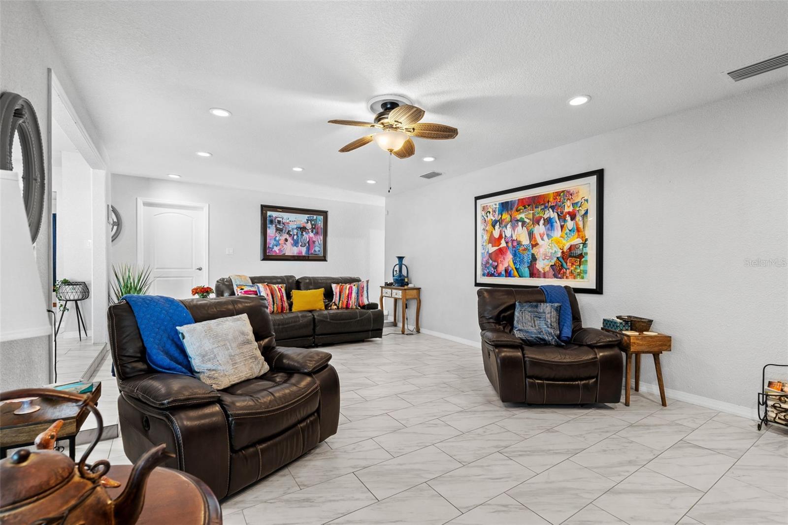 Image 34 of 62 For 3437 Oakview Drive