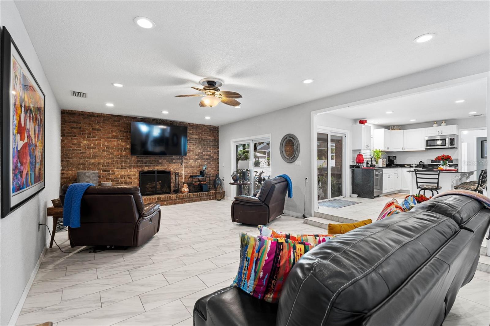 Image 36 of 62 For 3437 Oakview Drive