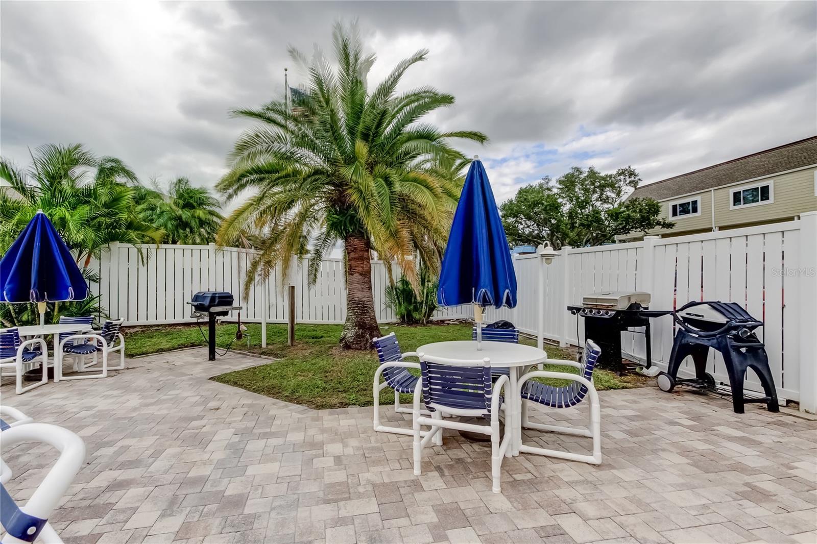 Image 34 of 36 For 433 Paula Drive S 27