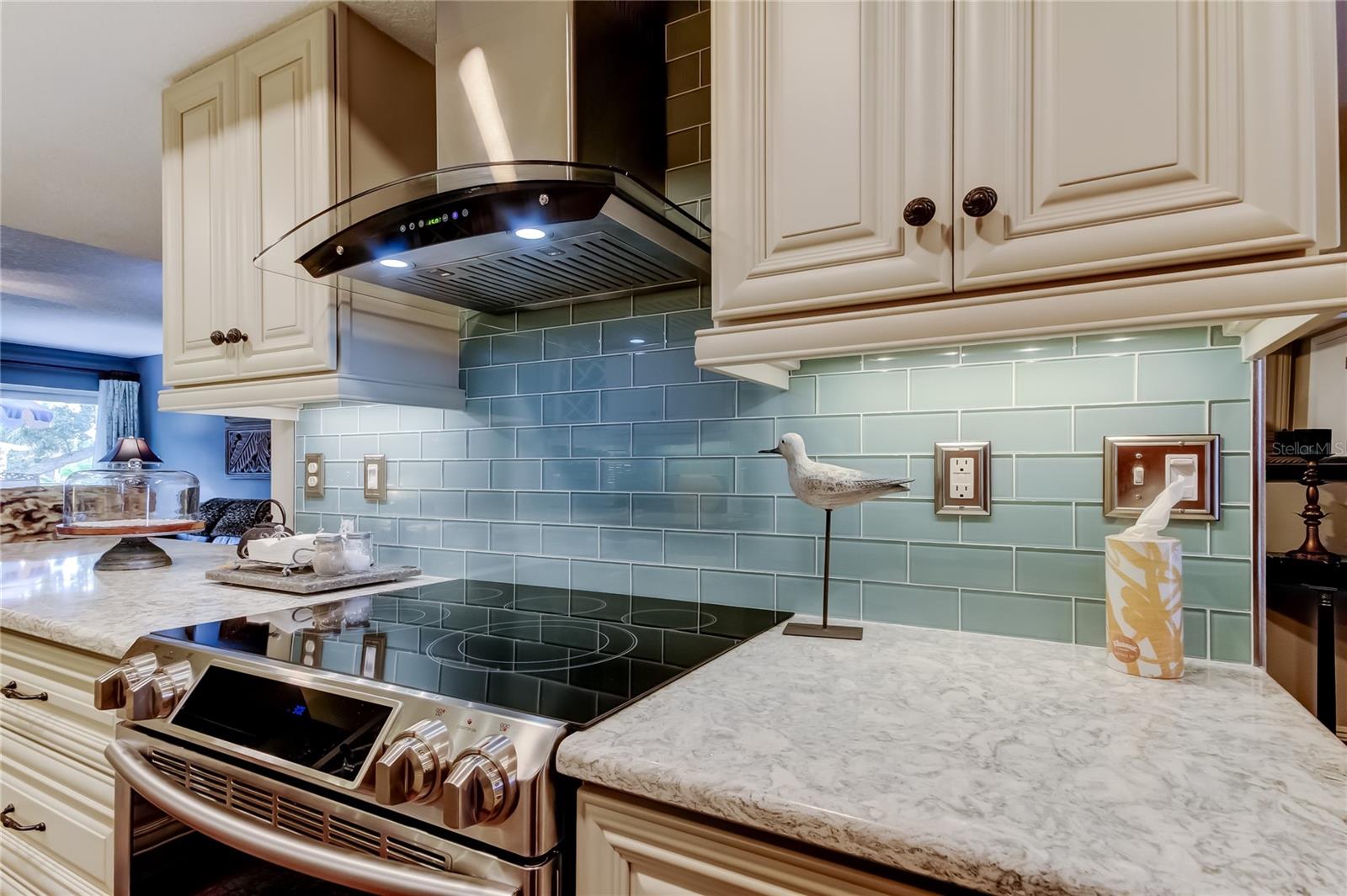 Image 9 of 36 For 433 Paula Drive S 27