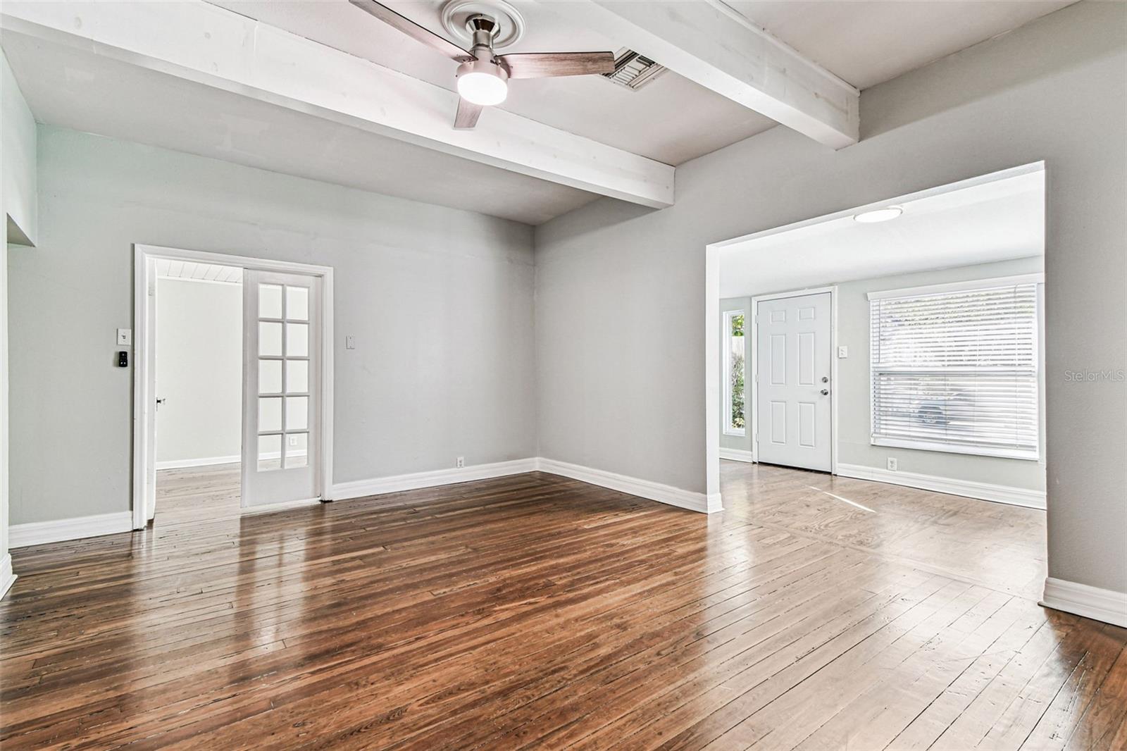 Listing photo id 11 for 735 2nd Street N