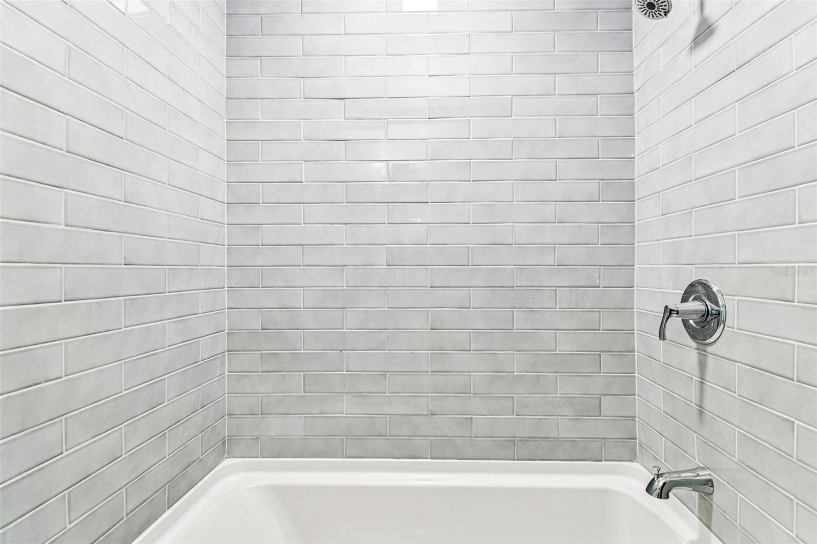 Listing photo id 31 for 735 2nd Street N