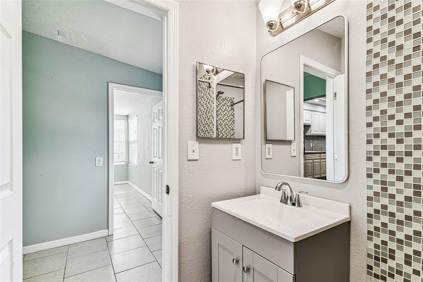 Listing photo id 38 for 735 2nd Street N