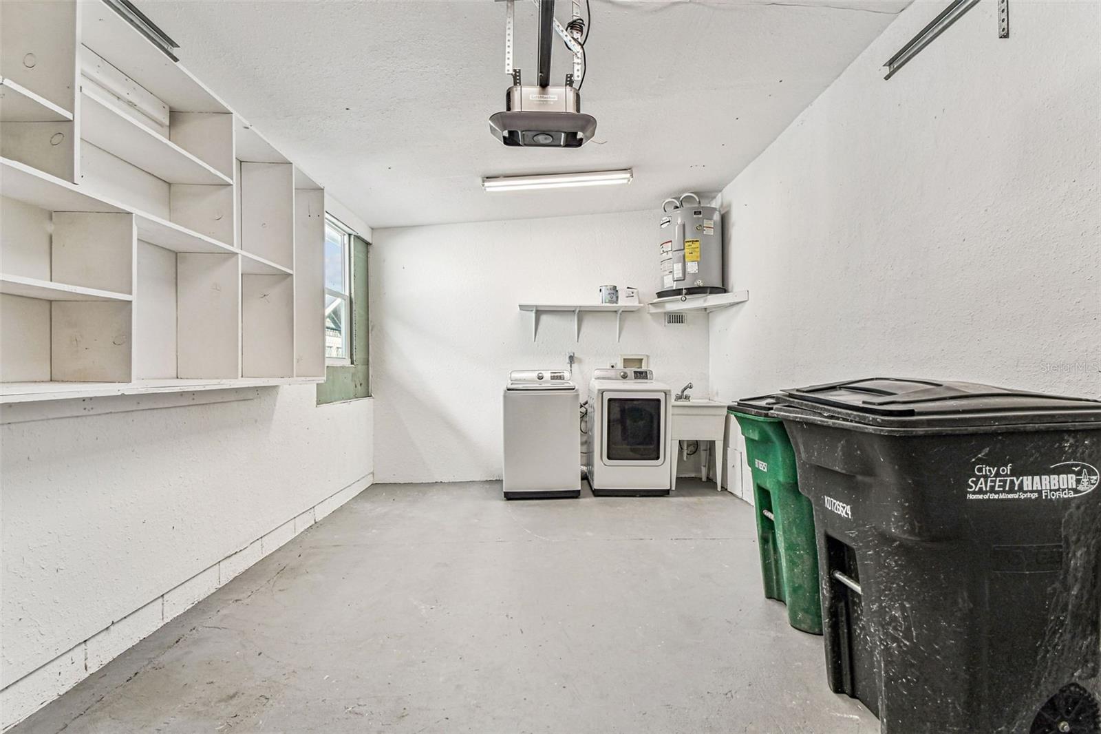 Listing photo id 43 for 735 2nd Street N
