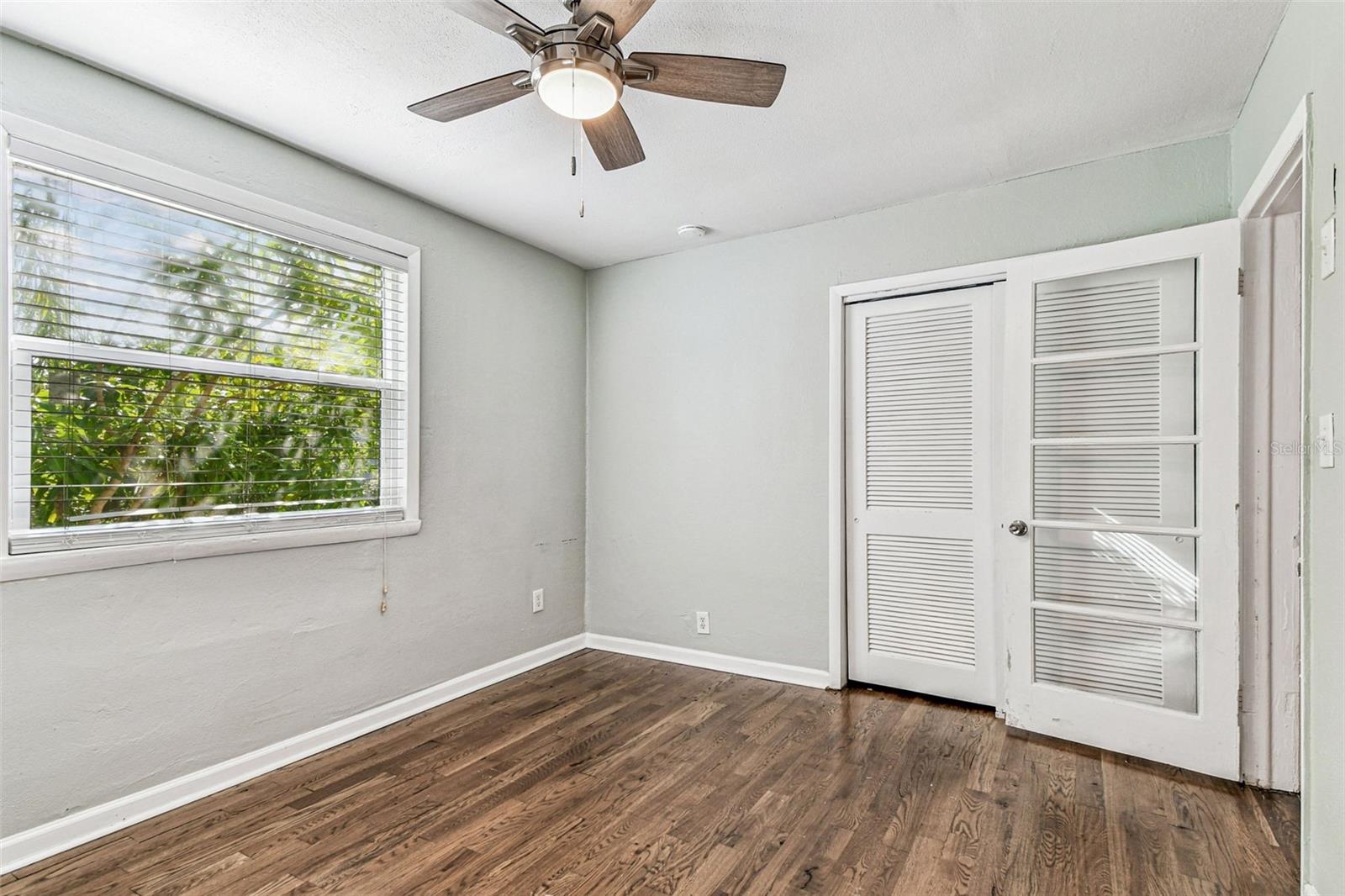 Listing photo id 4 for 735 2nd Street N