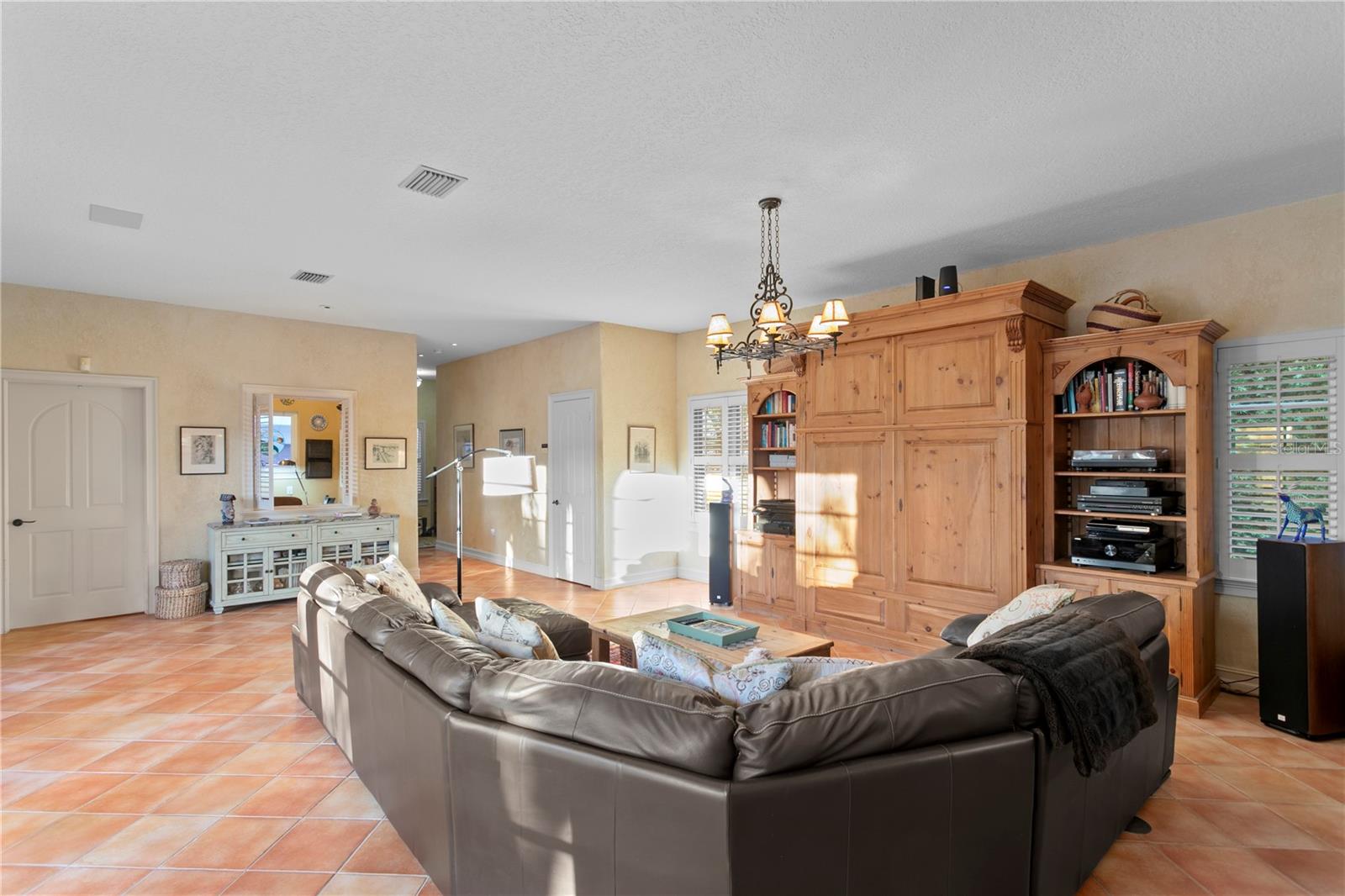 Image 28 of 80 For 4803 Woodmere Road