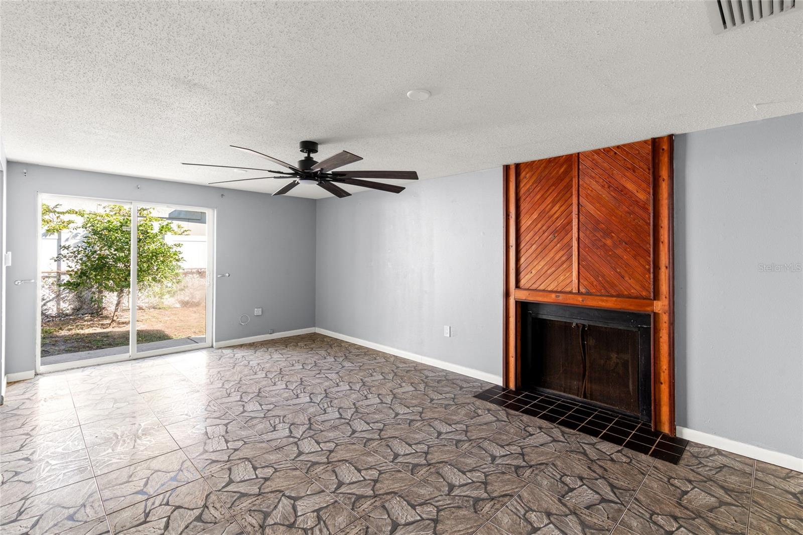 Image 13 of 27 For 6801 Dickinson Court