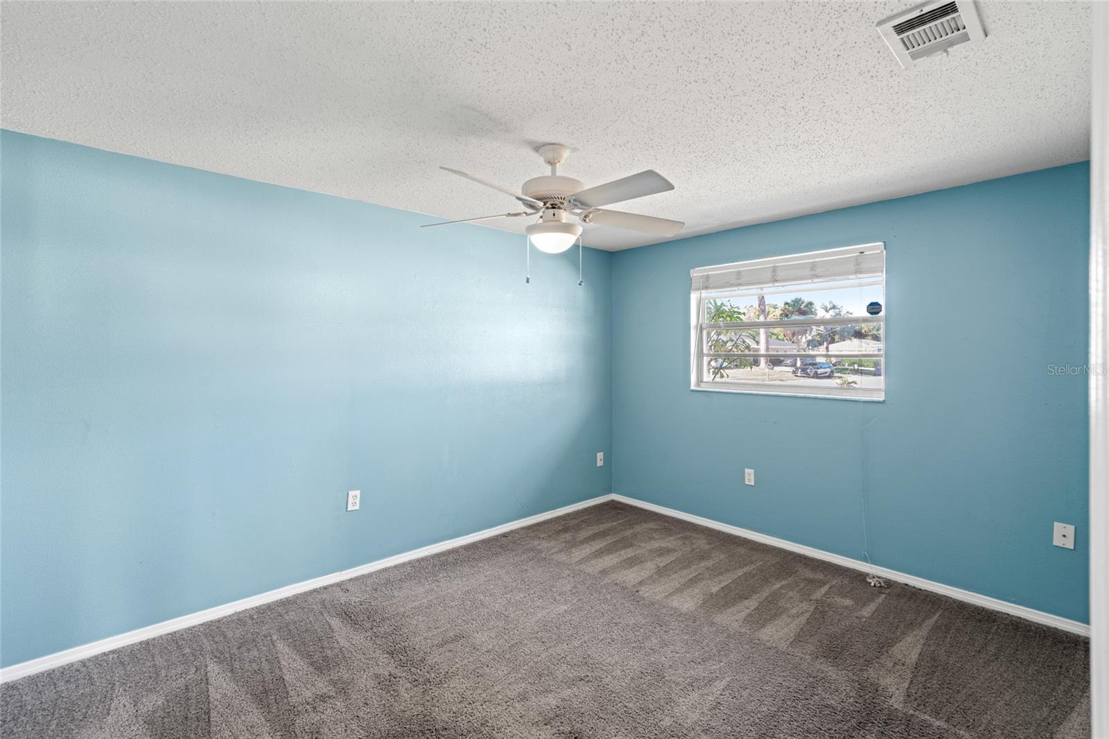 Image 16 of 27 For 6801 Dickinson Court