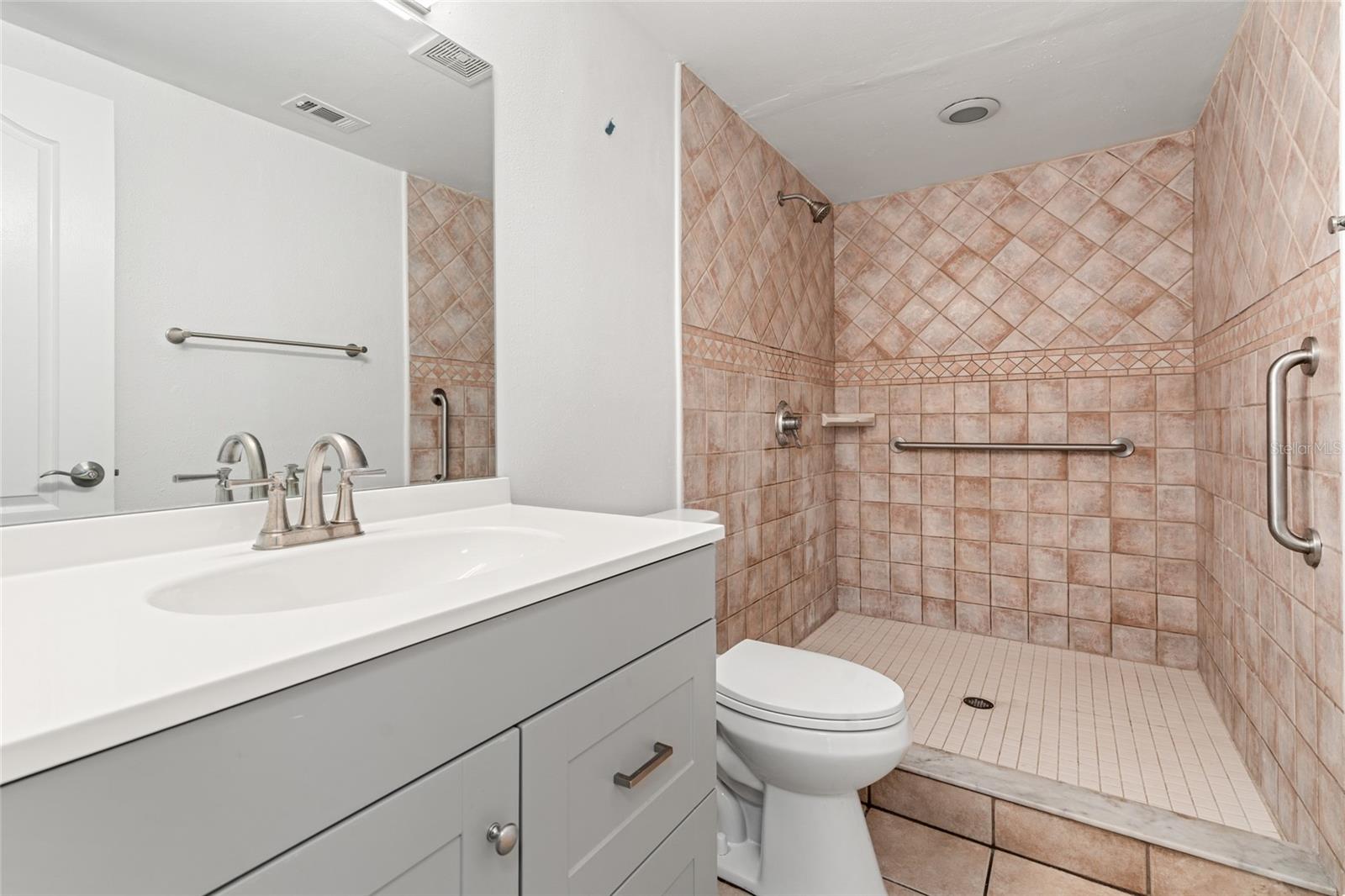 Image 17 of 27 For 6801 Dickinson Court
