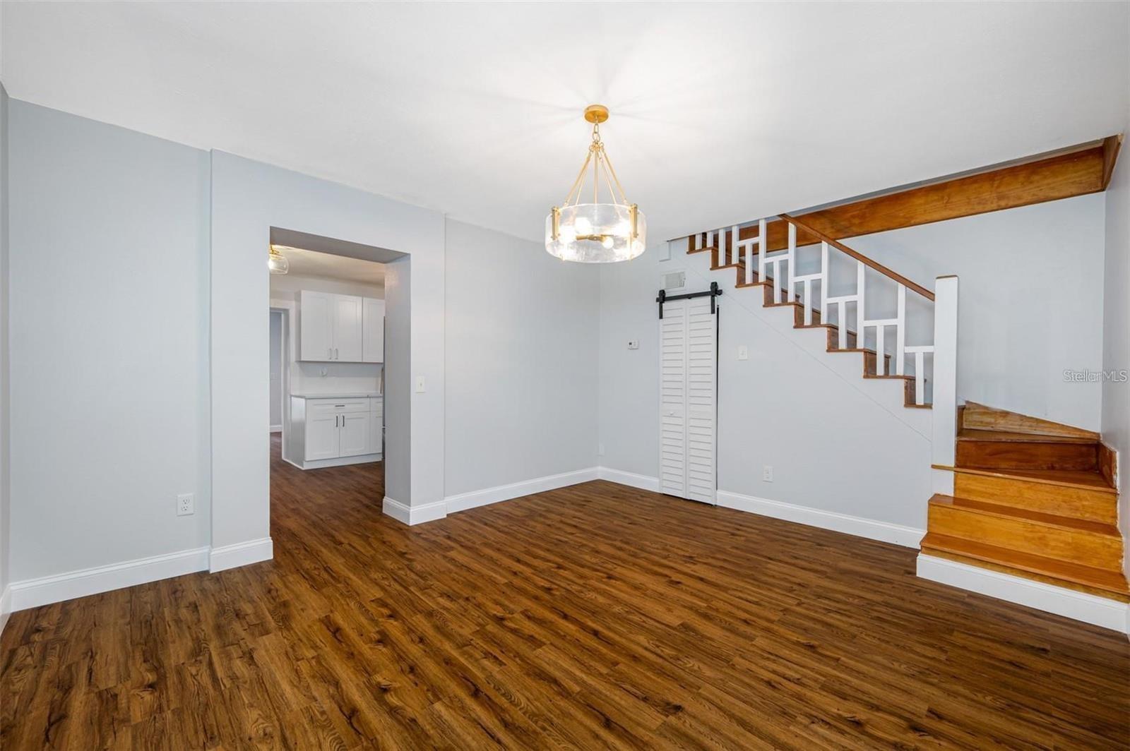 Image 12 of 25 For 2851 Bay Avenue