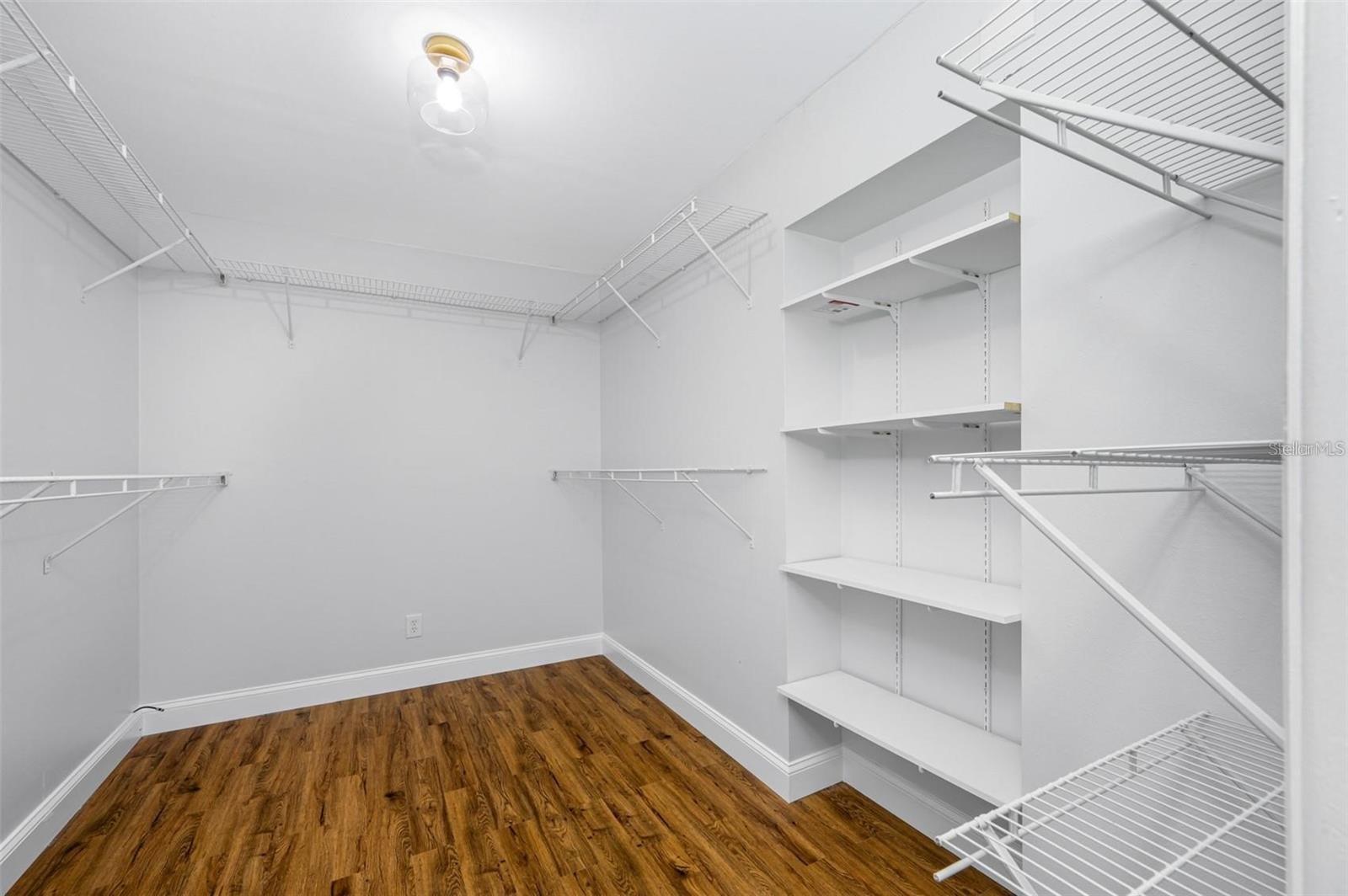 Image 13 of 25 For 2851 Bay Avenue