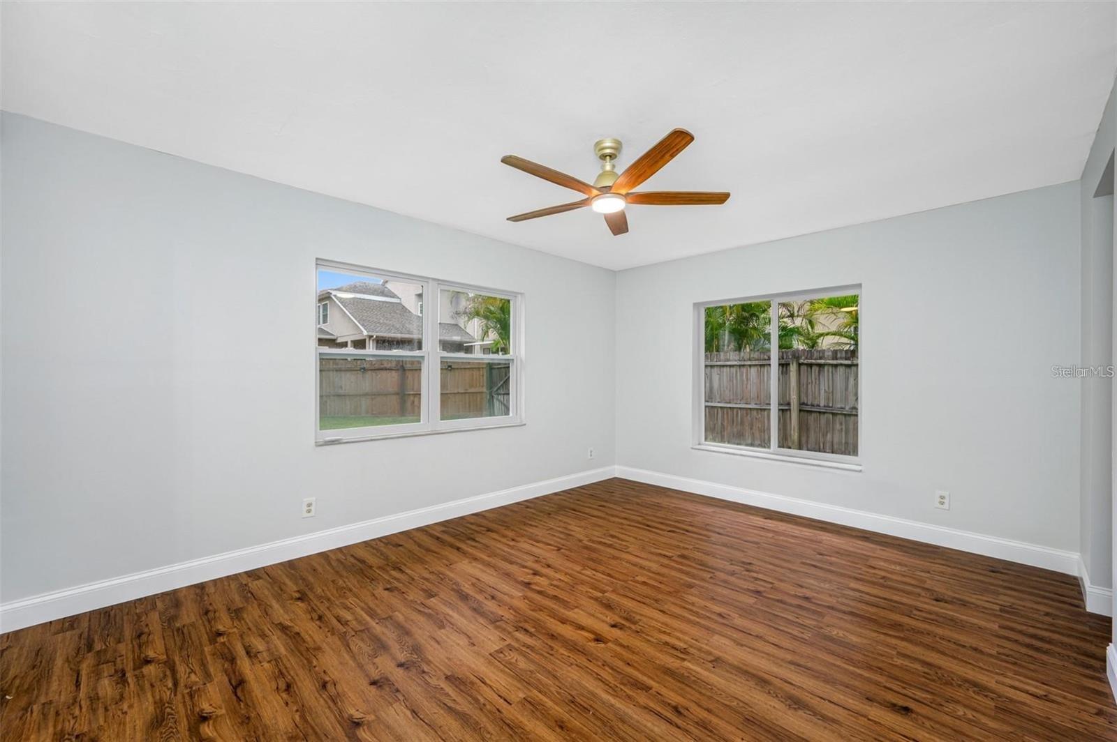 Image 14 of 25 For 2851 Bay Avenue