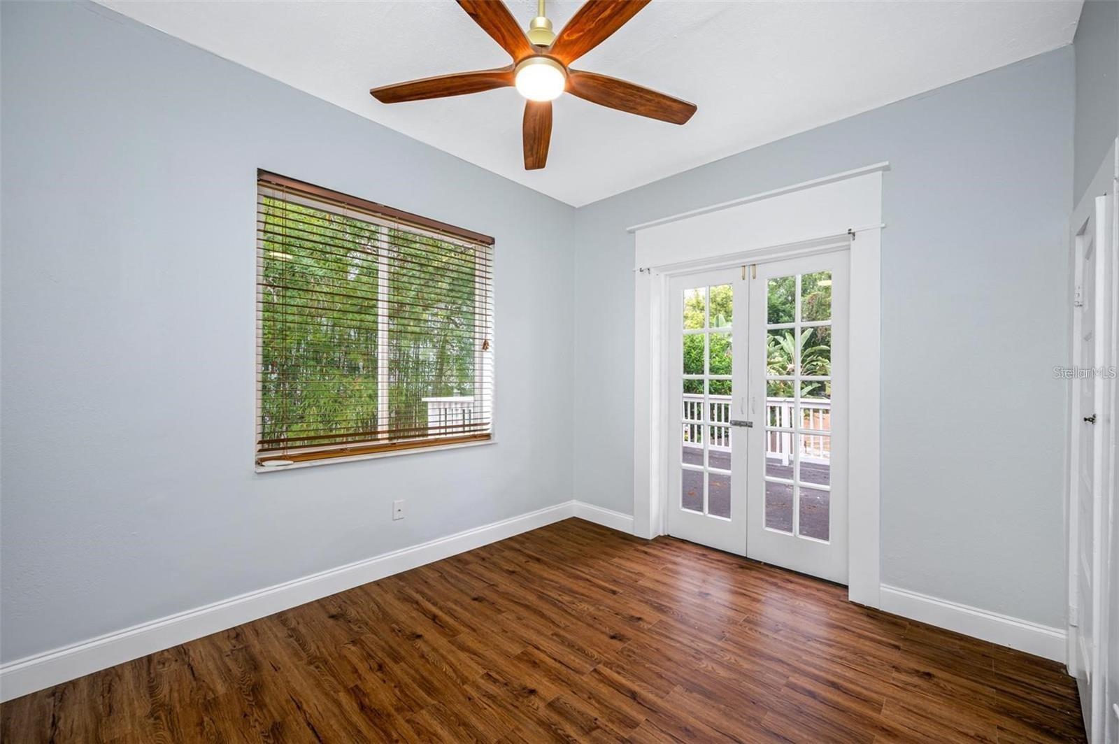 Image 19 of 25 For 2851 Bay Avenue