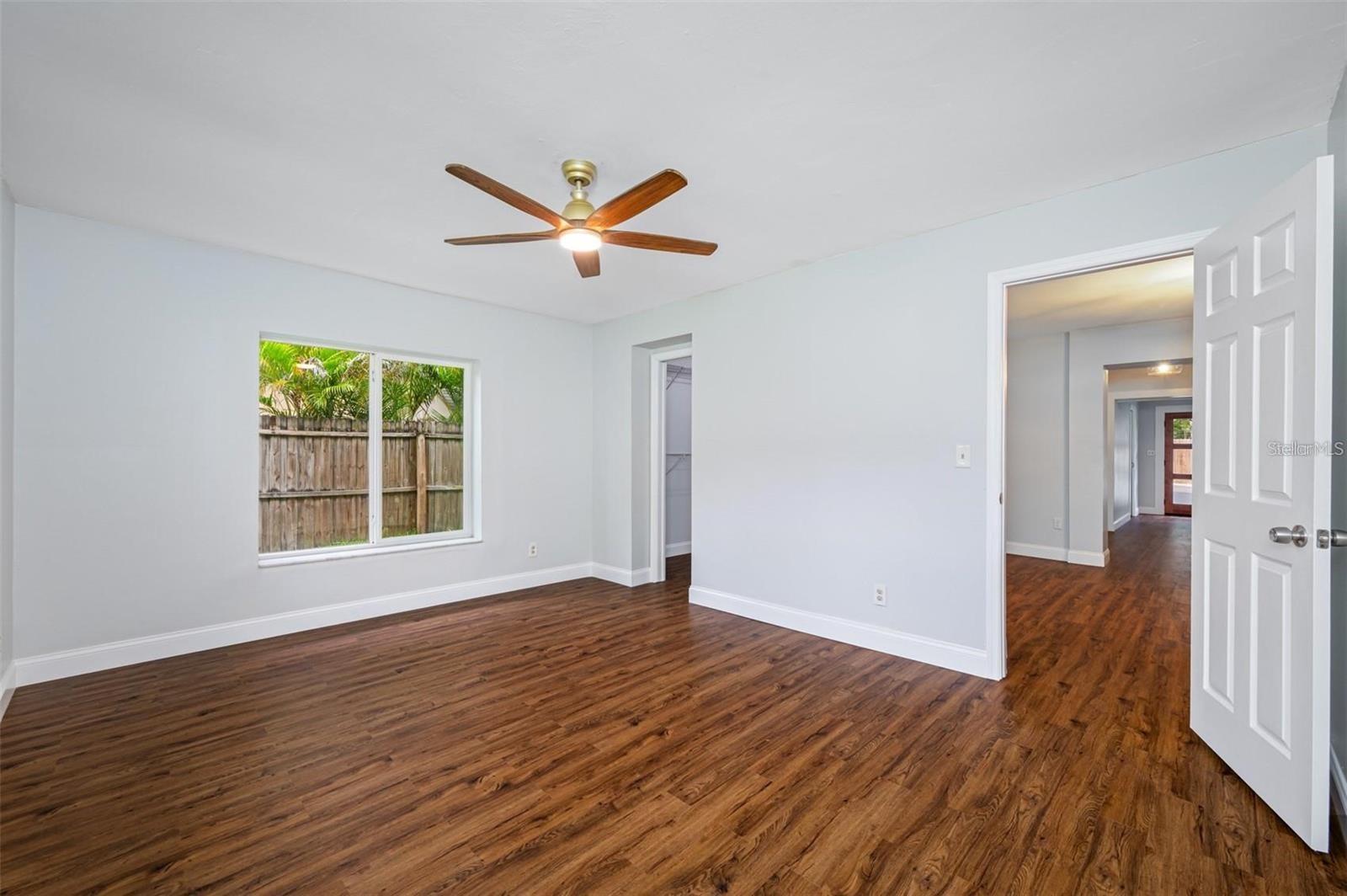 Image 9 of 25 For 2851 Bay Avenue