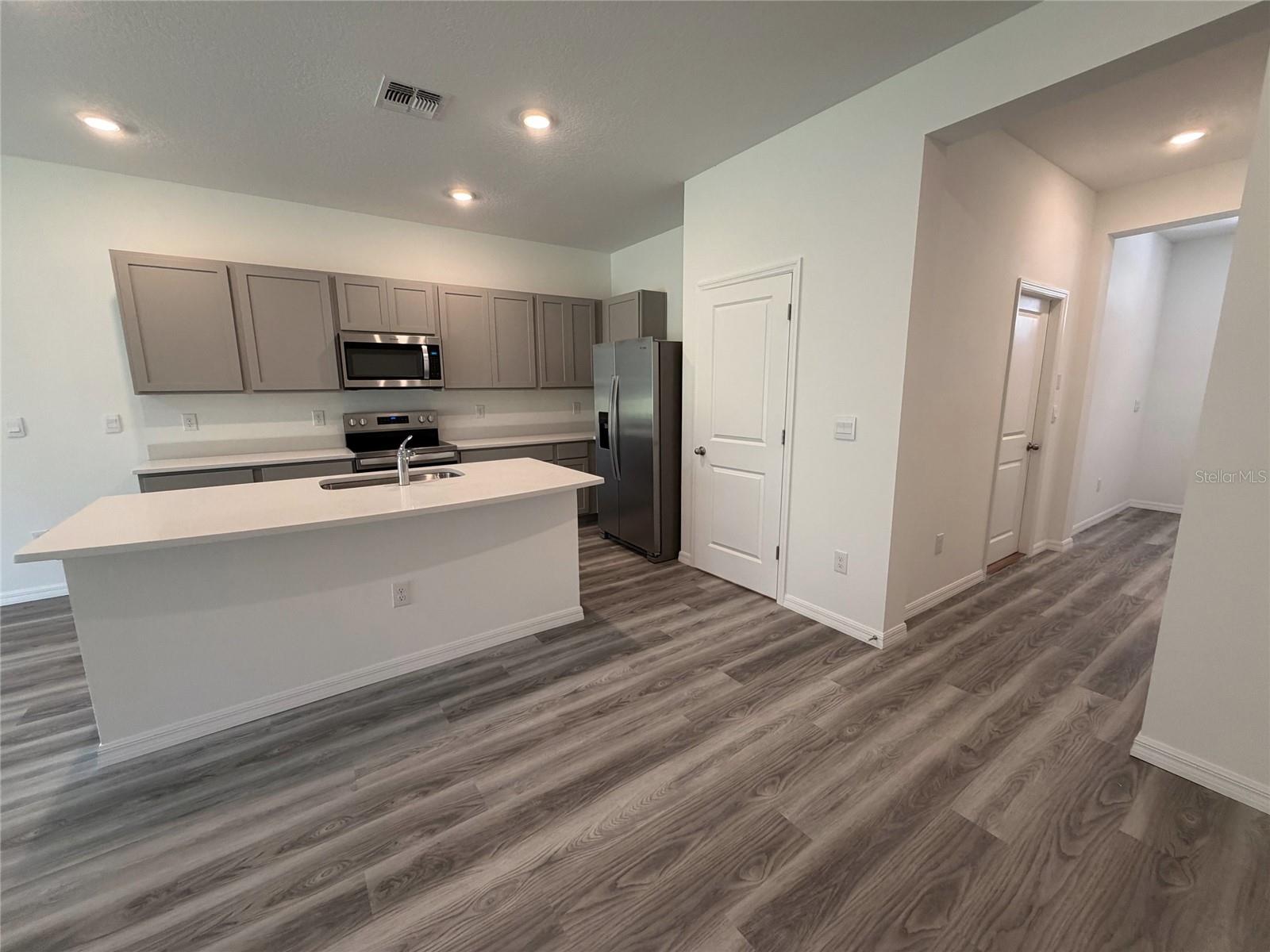 Image 17 of 65 For 11372 Velvet Apricot Drive