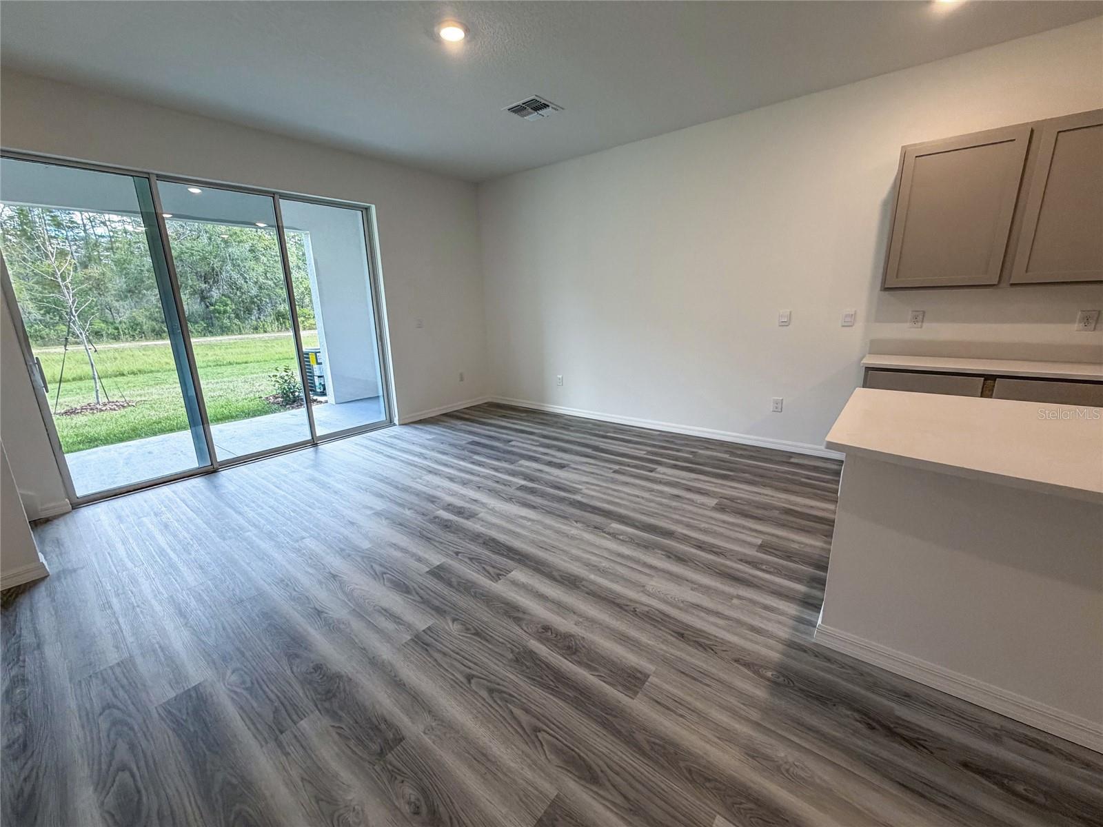 Image 23 of 65 For 11372 Velvet Apricot Drive