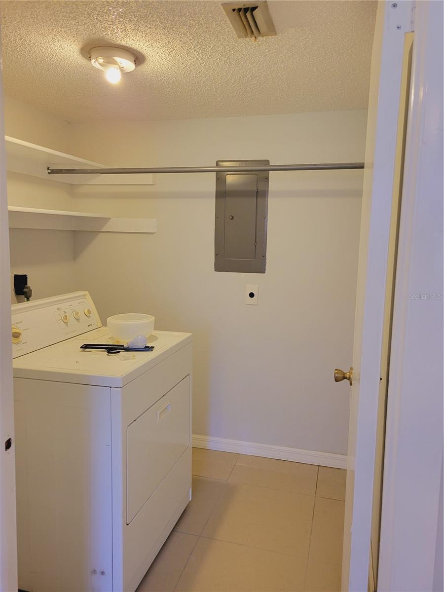 Image 10 of 33 For 9209 Seminole Boulevard 42