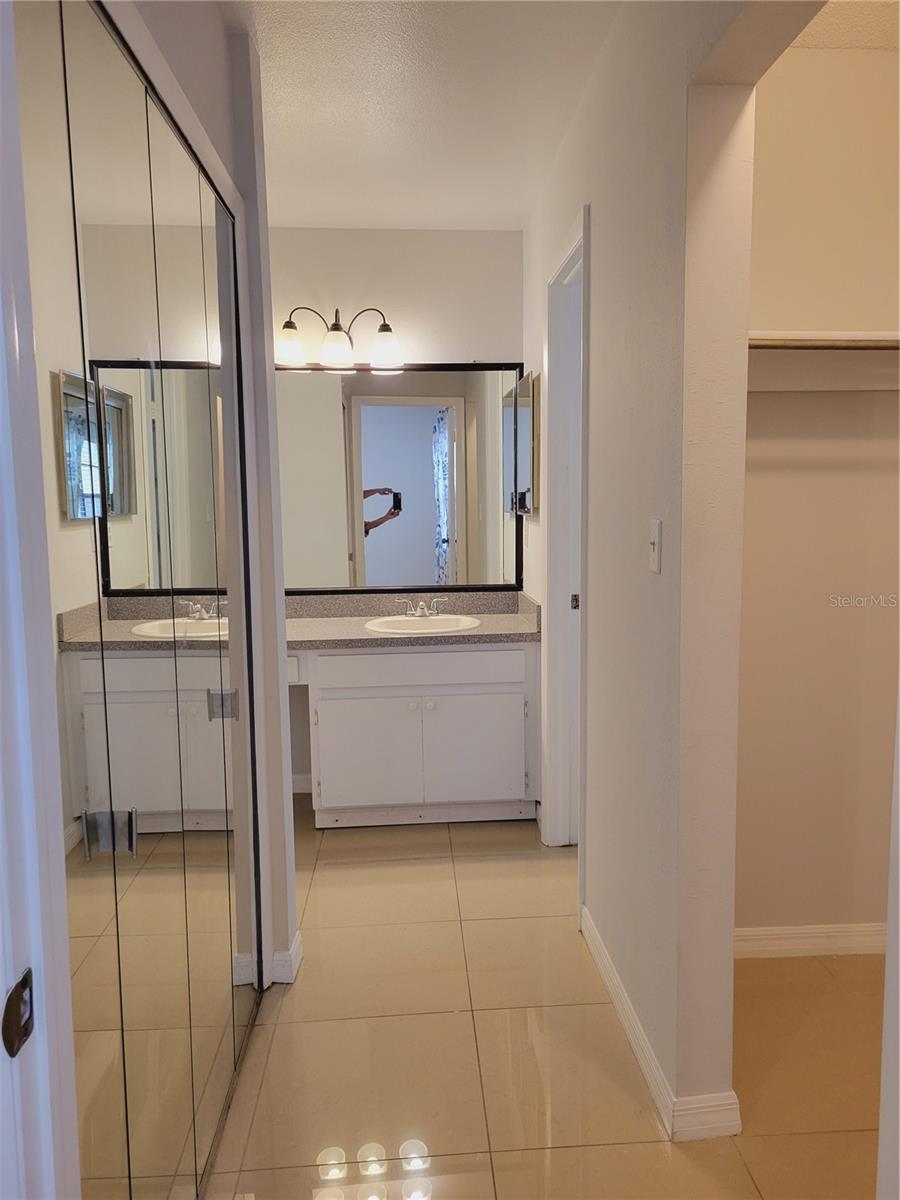 Image 19 of 33 For 9209 Seminole Boulevard 42