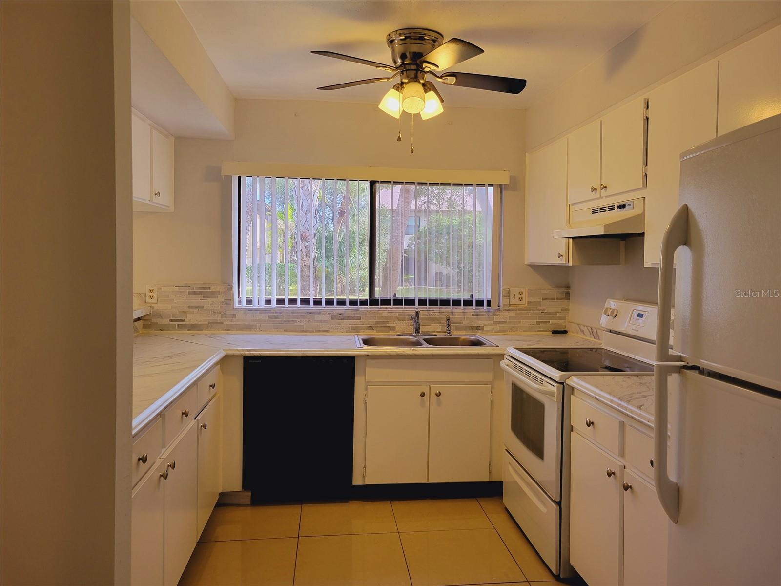 Image 9 of 33 For 9209 Seminole Boulevard 42