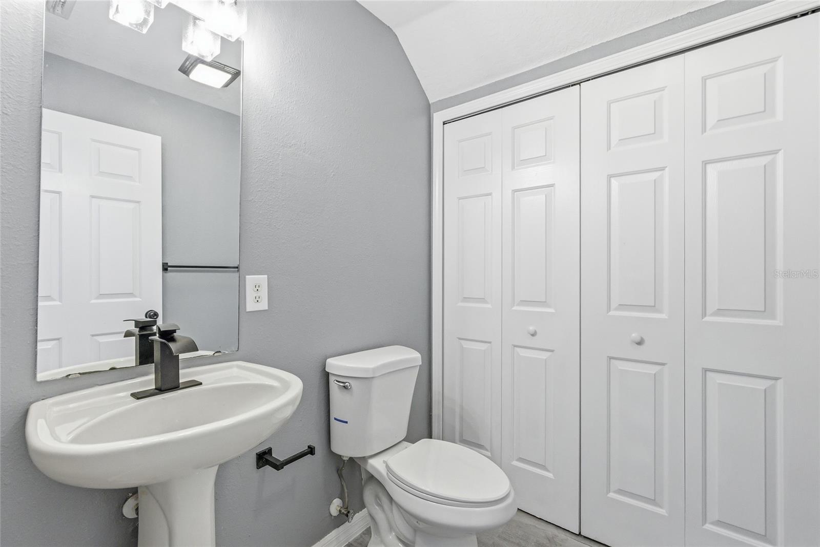 Image 14 of 34 For 208 Dragons Fire Place