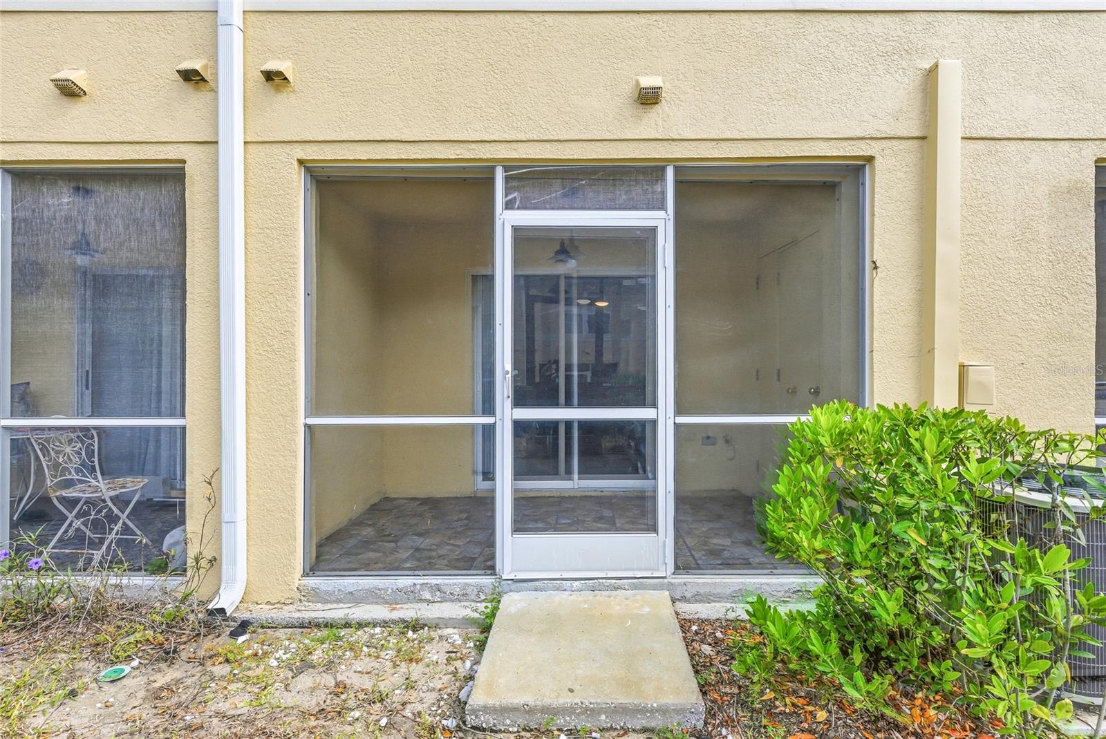 Image 26 of 34 For 208 Dragons Fire Place